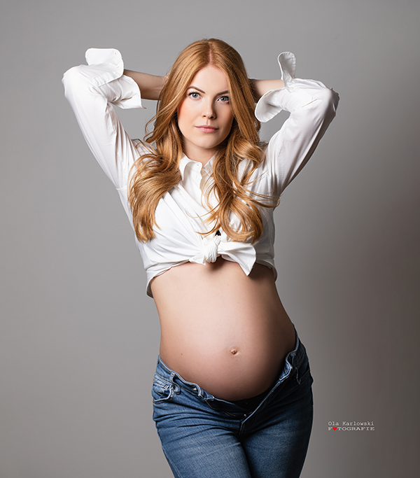 Schwangerschaft Fotografie Düsseldorf. Babybauchfotografie mit Schwangerer.